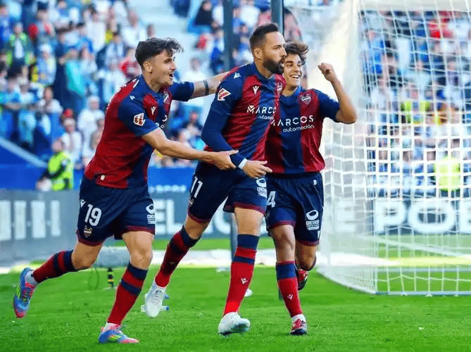 西甲卡位战解析：莱万特主场借势破局 西班牙人残阵抗魔咒承压